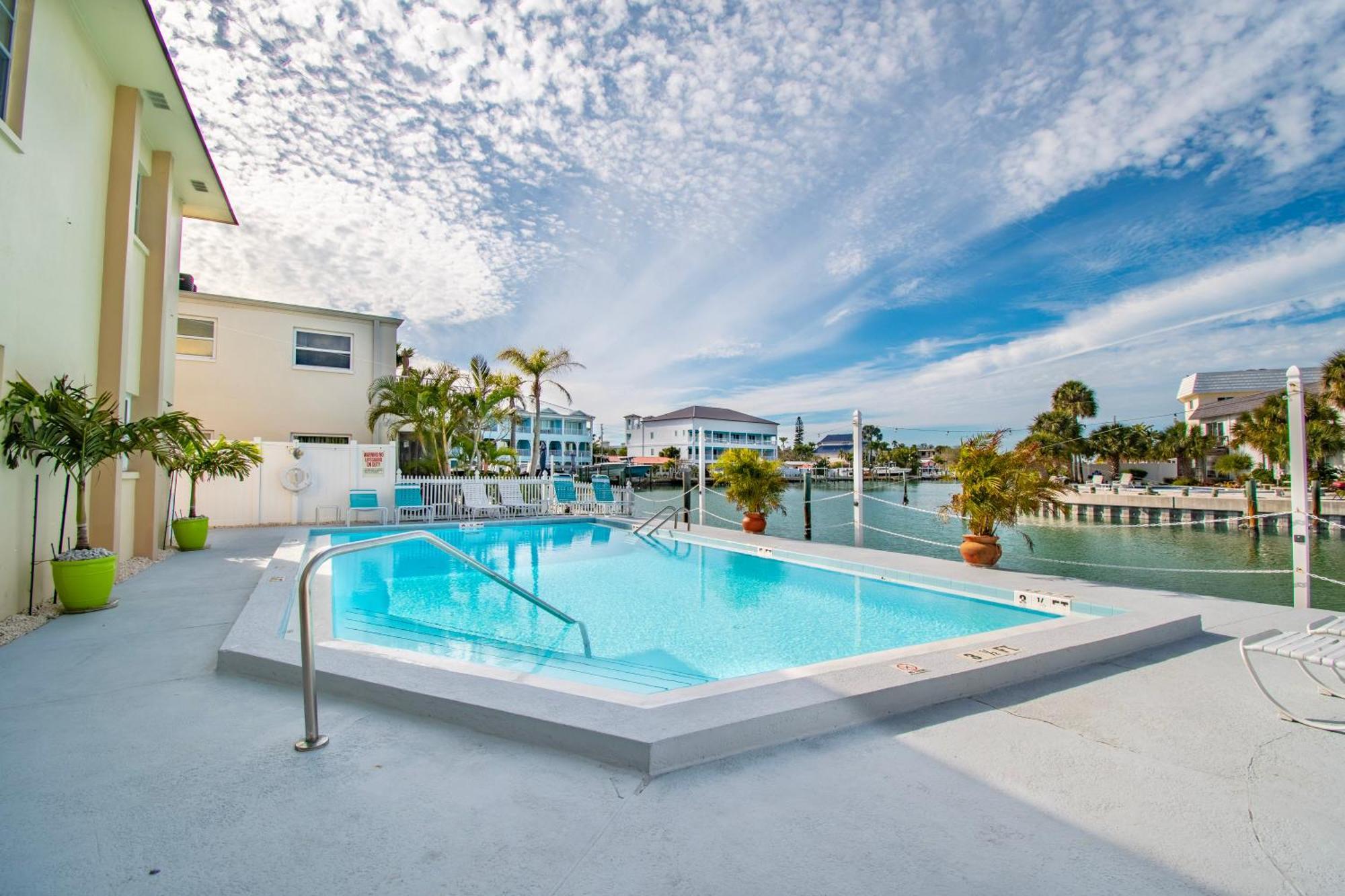 Appartement Funshine Pointe Capri à St. Pete Beach Extérieur photo
